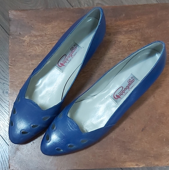 New- Pappagallo low heeled pumps - Picture 1 of 10